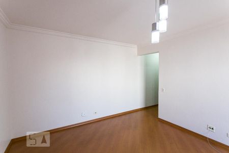 Sala de apartamento para alugar com 2 quartos, 65m² em Vila Ema, São Paulo