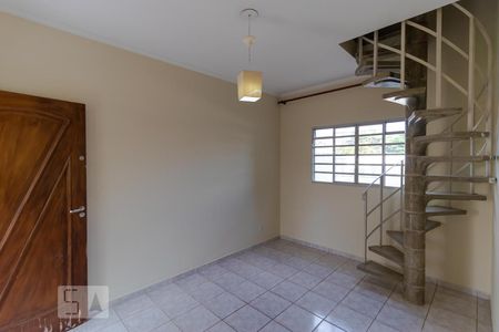 Salas de casa de condomínio para alugar com 2 quartos, 64m² em Cidade Universitária Ii, Campinas