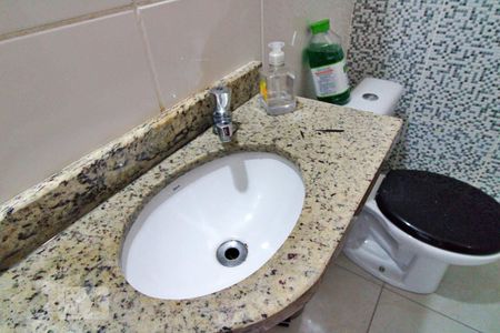 Lavabo de casa à venda com 3 quartos, 130m² em Jardim Oliveiras, Taboão da Serra