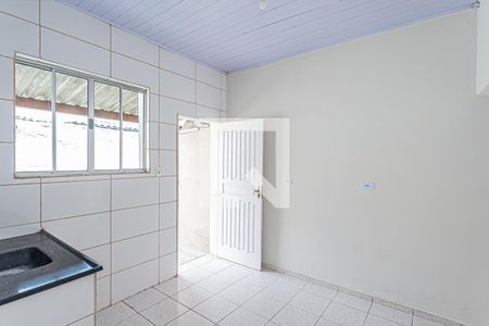 Sala e cozinha de casa para alugar com 1 quarto, 60m² em Parque Peruche, São Paulo