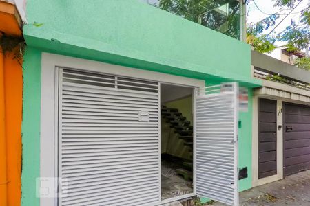 Entrada de casa à venda com 3 quartos, 200m² em Cambuci, São Paulo