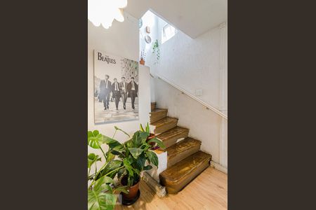 Escada de casa à venda com 3 quartos, 120m² em Pinheiros, São Paulo
