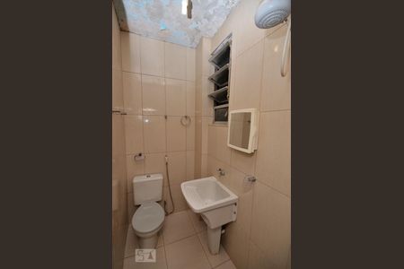 Banheiro Social de kitnet/studio para alugar com 1 quarto, 15m² em Gamboa, Rio de Janeiro