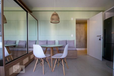 Sala de kitnet/studio para alugar com 1 quarto, 40m² em Saco dos Limões, Florianópolis