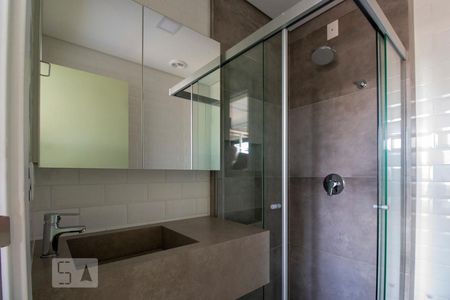 Banheiro de kitnet/studio para alugar com 1 quarto, 40m² em Saco dos Limões, Florianópolis