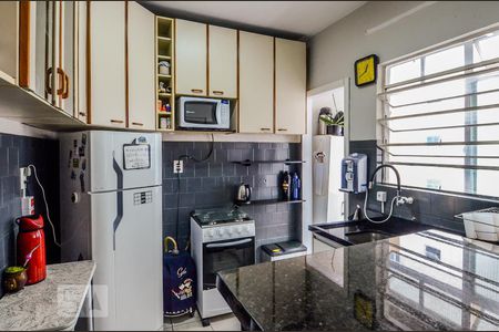 Cozinha de apartamento à venda com 2 quartos, 45m² em Menino Deus, Porto Alegre