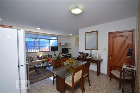 Apartamento à venda com 118m², 3 quartos e 1 vagaSala