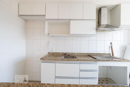 Cozinha de apartamento para alugar com 2 quartos, 47m² em Vila Independência, São Paulo