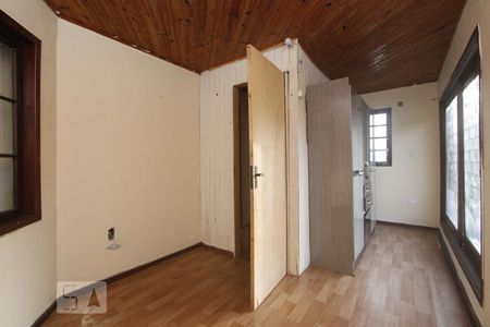 QUARTO 1 de casa para alugar com 2 quartos, 82m² em Jardim Itu, Porto Alegre