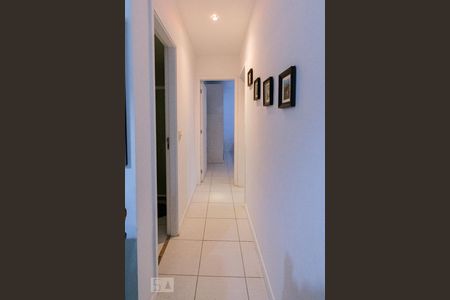 Corredor de apartamento para alugar com 2 quartos, 63m² em Camorim, Rio de Janeiro