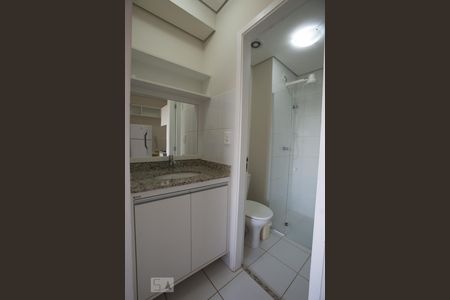 Banheiro de kitnet/studio para alugar com 1 quarto, 22m² em Iguatemi, Ribeirão Preto