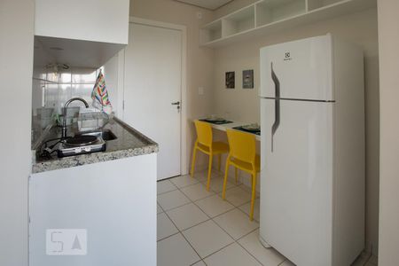 Cozinha de kitnet/studio para alugar com 1 quarto, 22m² em Iguatemi, Ribeirão Preto