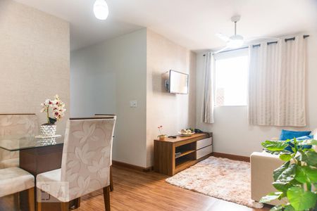 Sala de apartamento para alugar com 3 quartos, 77m² em Cinquentenário, Belo Horizonte