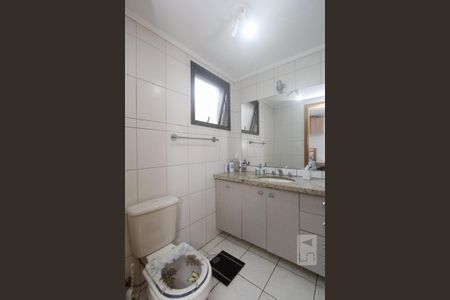 BANHEIRO SUITE 1 de apartamento à venda com 2 quartos, 85m² em Higienópolis, Porto Alegre