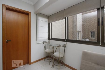 SALA de apartamento à venda com 2 quartos, 85m² em Higienópolis, Porto Alegre