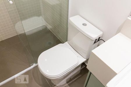 Banheiro de kitnet/studio para alugar com 1 quarto, 30m² em Higienópolis, São Paulo