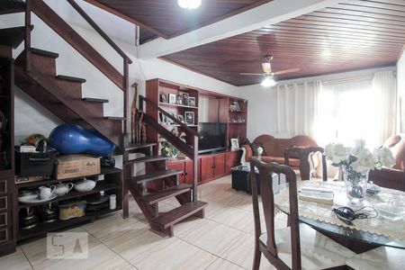 Sala de casa à venda com 3 quartos, 125m² em Jardim Itu Sabará, Porto Alegre