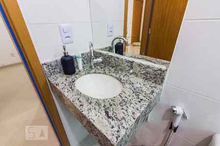 Banheiro de apartamento para alugar com 2 quartos, 48m² em Jardim Iris, São Paulo