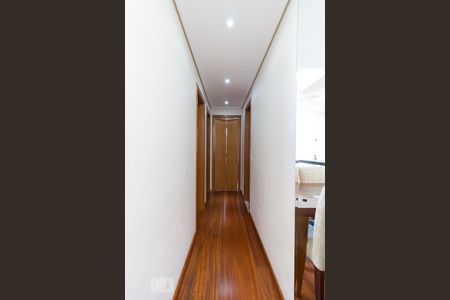 Corredor de apartamento para alugar com 3 quartos, 55m² em Vila Venditti, Guarulhos