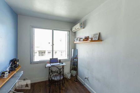 Quarto 1 de apartamento à venda com 3 quartos, 73m² em Menino Deus, Porto Alegre