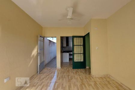 Sala de casa à venda com 7 quartos, 320m² em São Pedro, Osasco