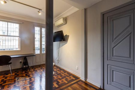 Sala de apartamento à venda com 1 quarto, 34m² em Auxiliadora, Porto Alegre