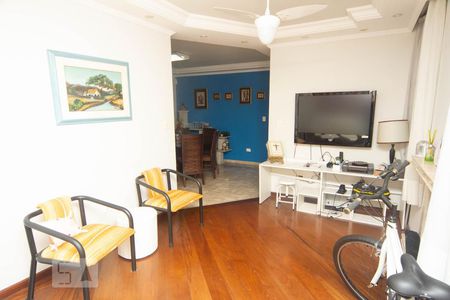 Sala de casa à venda com 4 quartos, 300m² em Conjunto Residencial Santa Terezinha, São Paulo