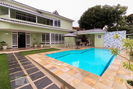 Casa à venda com 4 quartos, 570m² em Barra da Tijuca, Rio de Janeiro