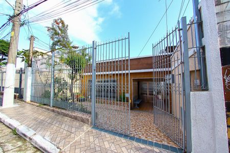 Casa para alugar com 174m², 1 quarto e 3 vagas Casa para alugar com 174m², 1 quarto e 3 vagasFachada