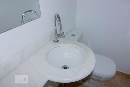 Lavabo de apartamento para alugar com 3 quartos, 110m² em Itaim Bibi, São Paulo