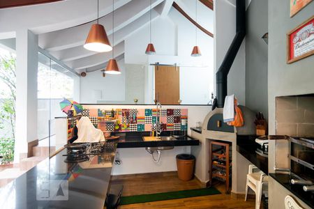 Casa para alugar com 500m², 4 quartos e 2 vagas Casa para alugar com 500m², 4 quartos e 2 vagasÁrea Churrasqueira