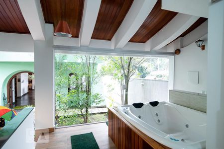 Casa para alugar com 500m², 4 quartos e 2 vagas Casa para alugar com 500m², 4 quartos e 2 vagasÁrea Hidromassagem