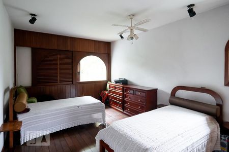 Casa para alugar com 500m², 4 quartos e 2 vagas Casa para alugar com 500m², 4 quartos e 2 vagasQuarto 4 - Suíte