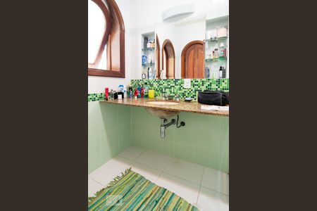 Casa para alugar com 500m², 4 quartos e 2 vagas Casa para alugar com 500m², 4 quartos e 2 vagasBanheiro Quarto 3 - Suíte