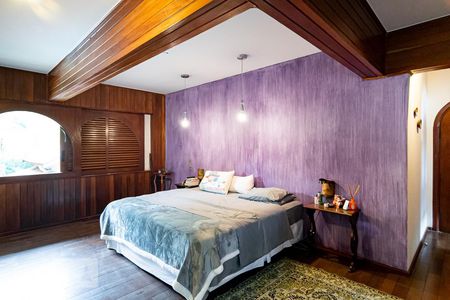 Casa para alugar com 500m², 4 quartos e 2 vagas Casa para alugar com 500m², 4 quartos e 2 vagasQuarto 1 - Suíte