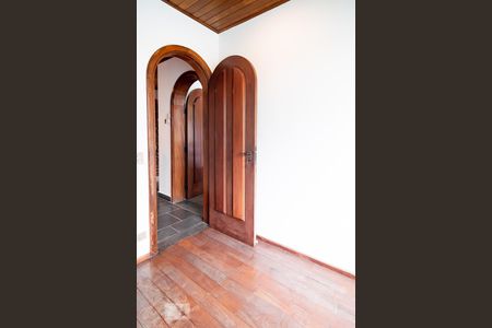 Casa para alugar com 500m², 4 quartos e 2 vagas Casa para alugar com 500m², 4 quartos e 2 vagasSaleta 2