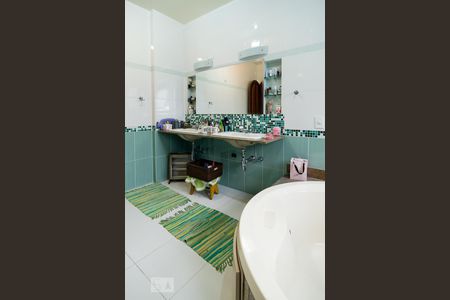 Casa para alugar com 500m², 4 quartos e 2 vagas Casa para alugar com 500m², 4 quartos e 2 vagasBanheiro Quarto 1 - Suíte