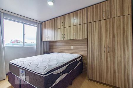 Quarto 2 de apartamento para alugar com 2 quartos, 69m² em Água Verde, Curitiba