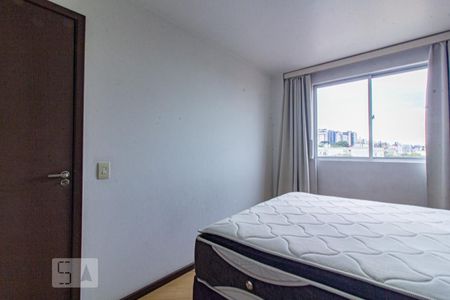 Quarto 2 de apartamento para alugar com 2 quartos, 69m² em Água Verde, Curitiba