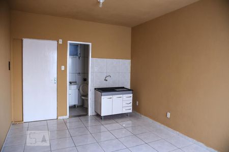 Sala de kitnet/studio para alugar com 1 quarto, 25m² em Azenha, Porto Alegre