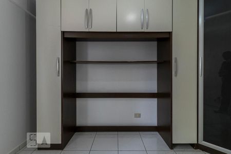 Quarto 1 de apartamento para alugar com 2 quartos, 55m² em Vila Guarani (z Sul), São Paulo