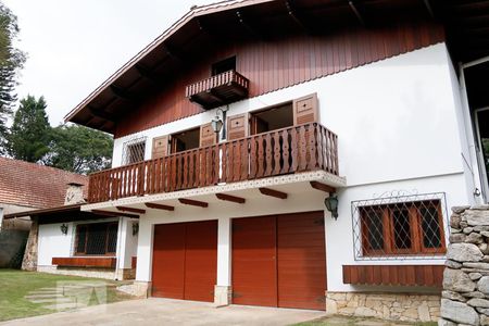 Casa à venda com 450m², 4 quartos e 3 vagasFachada da Casa