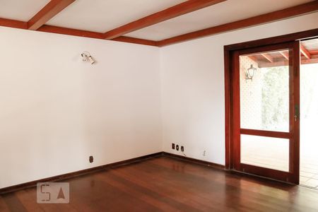 Sala de TV de casa à venda com 4 quartos, 450m² em Interlagos, São Paulo