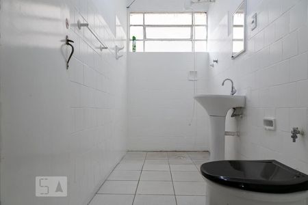 Banheiro de kitnet/studio à venda com 1 quarto, 26m² em República, São Paulo