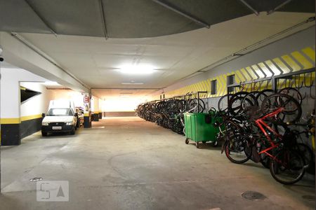 Garagem e bicicletario de apartamento à venda com 1 quarto, 32m² em Brás, São Paulo