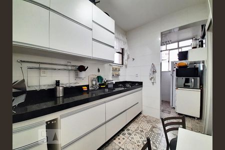 Cozinha de apartamento à venda com 2 quartos, 64m² em Nova Floresta, Belo Horizonte