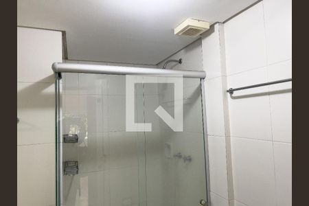 Banheiro 1, Box e chuveiro  de apartamento para alugar com 2 quartos, 100m² em Vila Nova Conceição, São Paulo