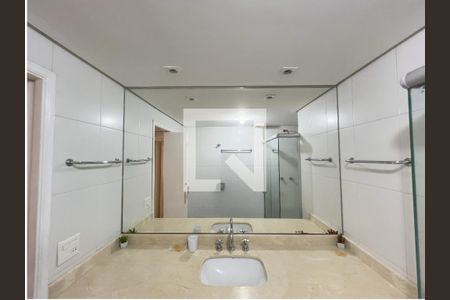 Banheiro 1, Pia e espelho  de apartamento para alugar com 2 quartos, 100m² em Vila Nova Conceição, São Paulo