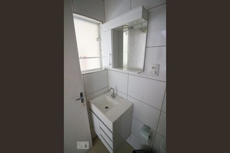 Banheiro de casa para alugar com 1 quarto, 53m² em Vila Vianelo, Jundiaí