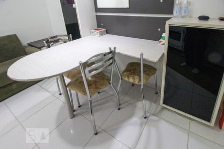 Sala/Cozinha de apartamento para alugar com 1 quarto, 25m² em Carvoeira, Florianópolis